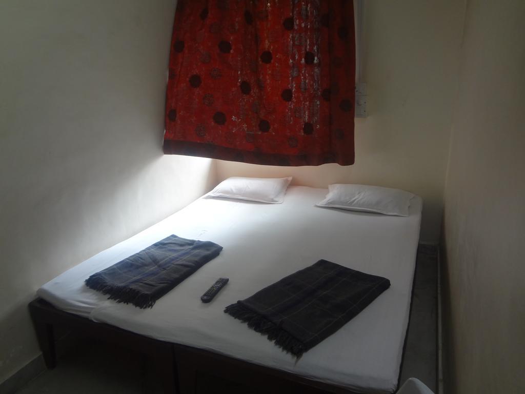 Hotel Rajmandir Pune Room photo