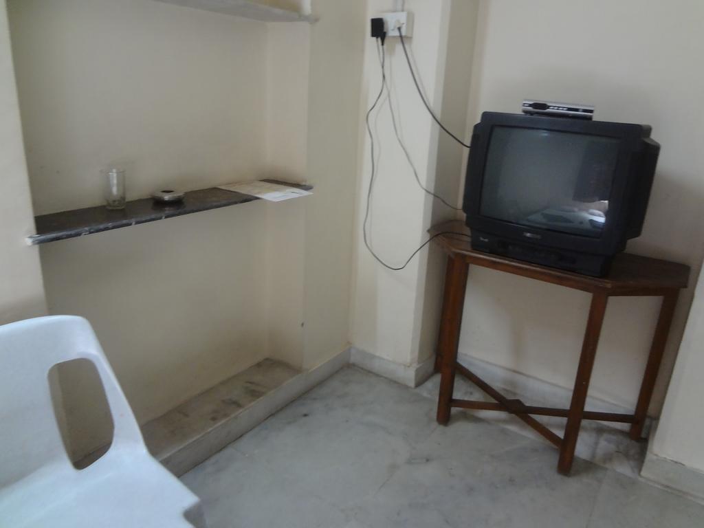 Hotel Rajmandir Pune Room photo